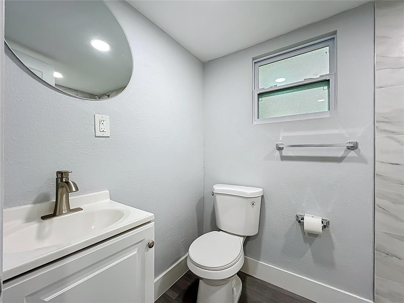 LEISURE LAKES - Residential Income