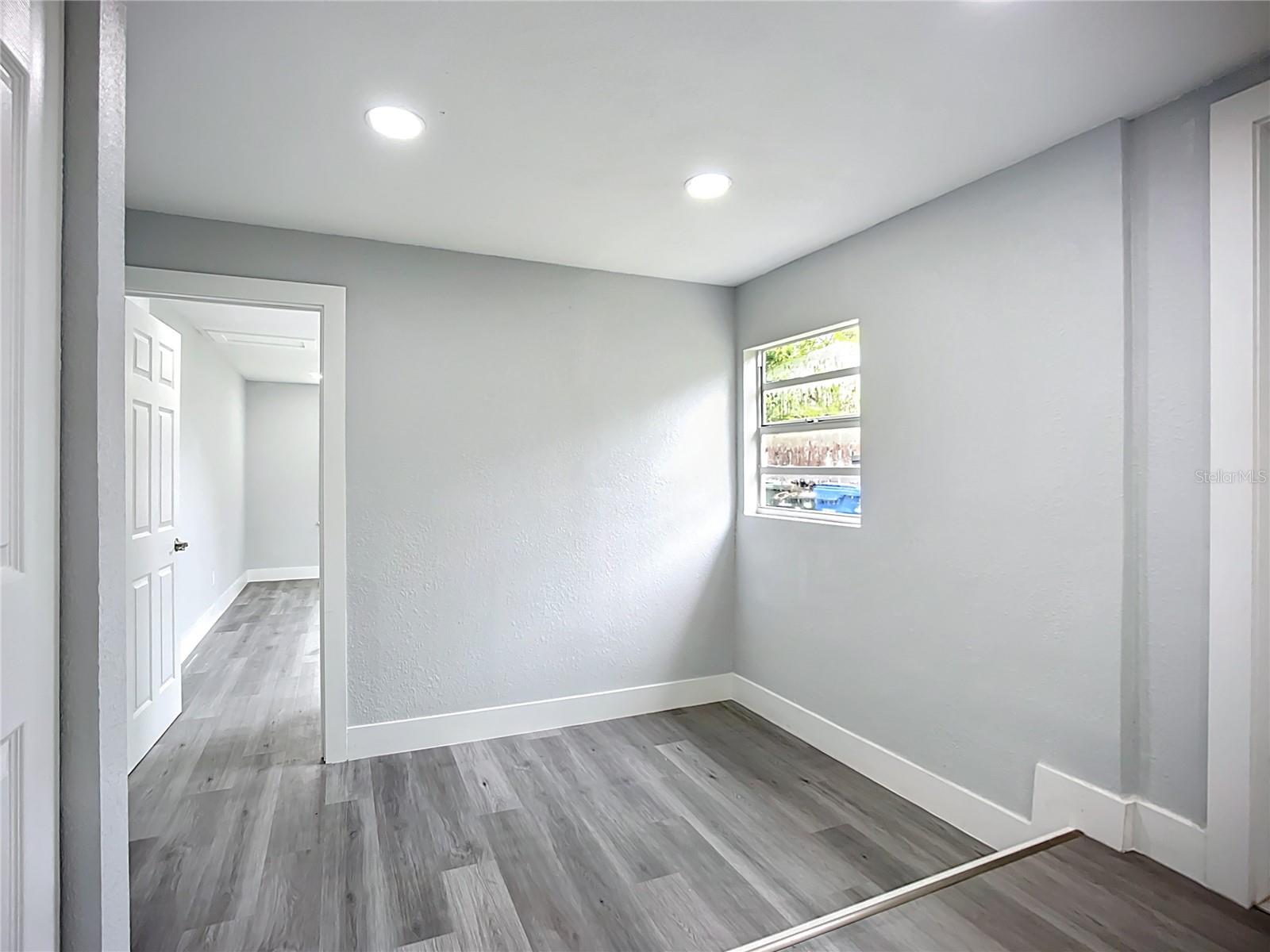 LEISURE LAKES - Residential Income