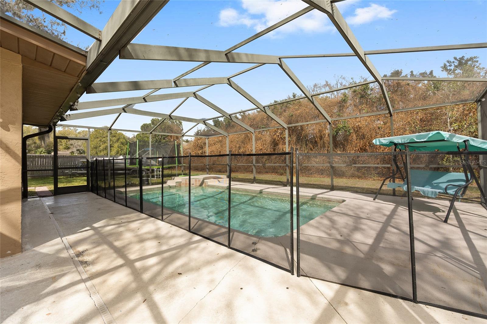 COUNTRY ESTATE - Residential