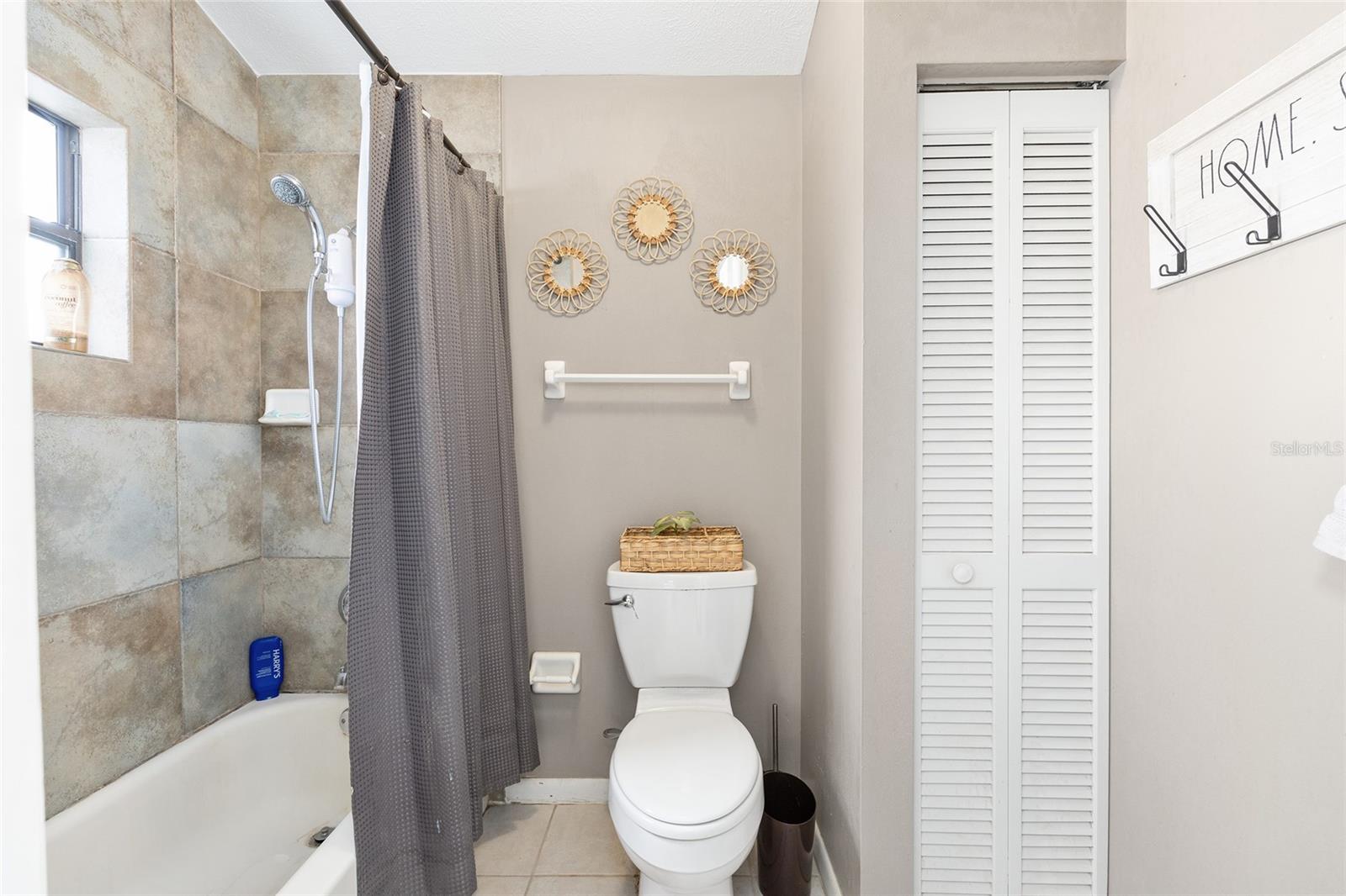 COUNTRY ESTATE - Residential