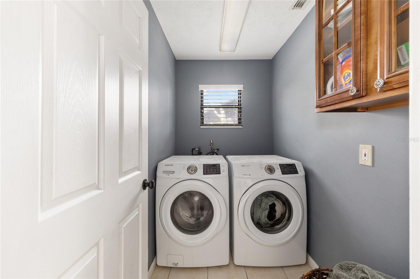 COUNTRY ESTATE - Residential