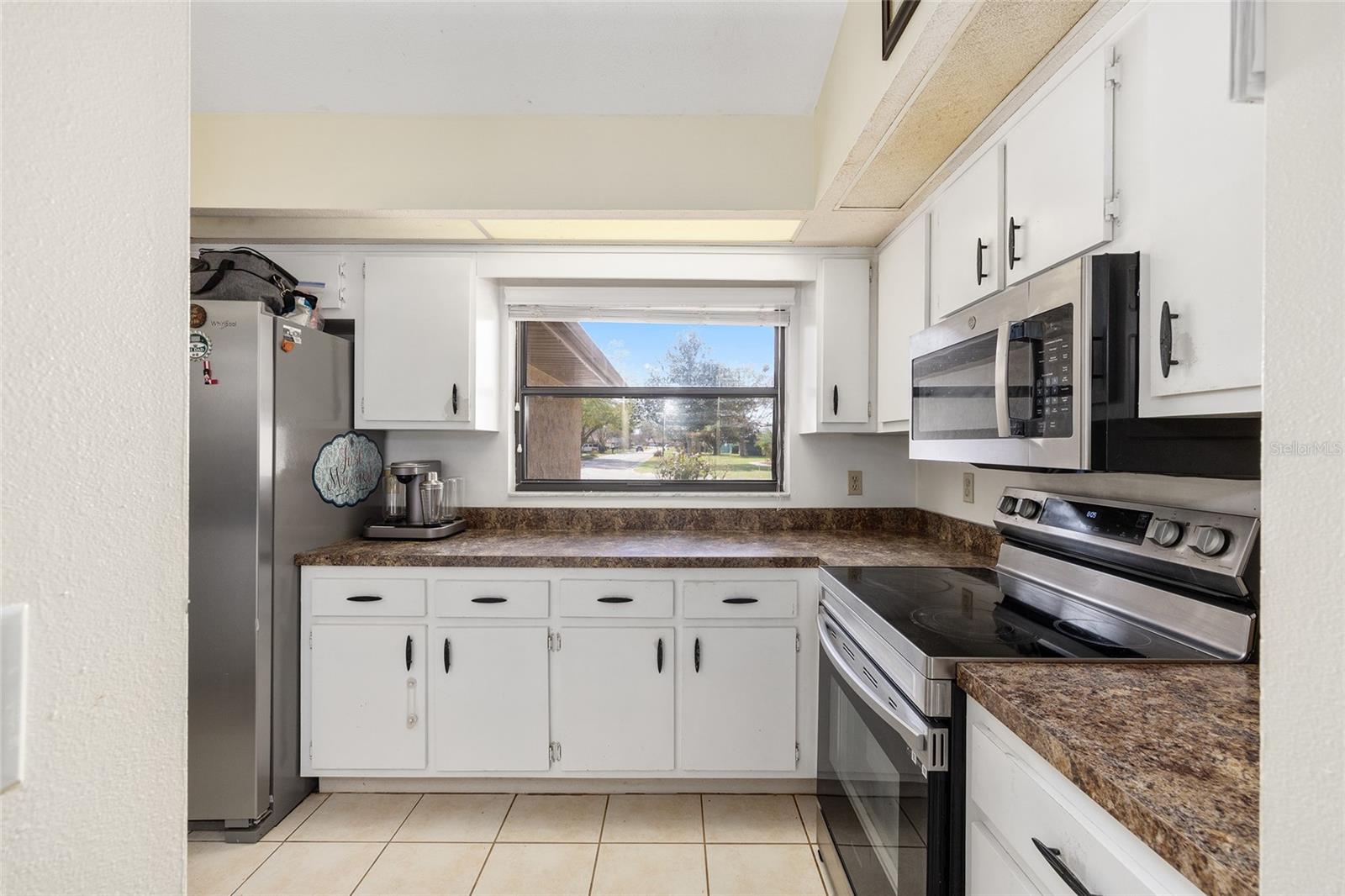 COUNTRY ESTATE - Residential