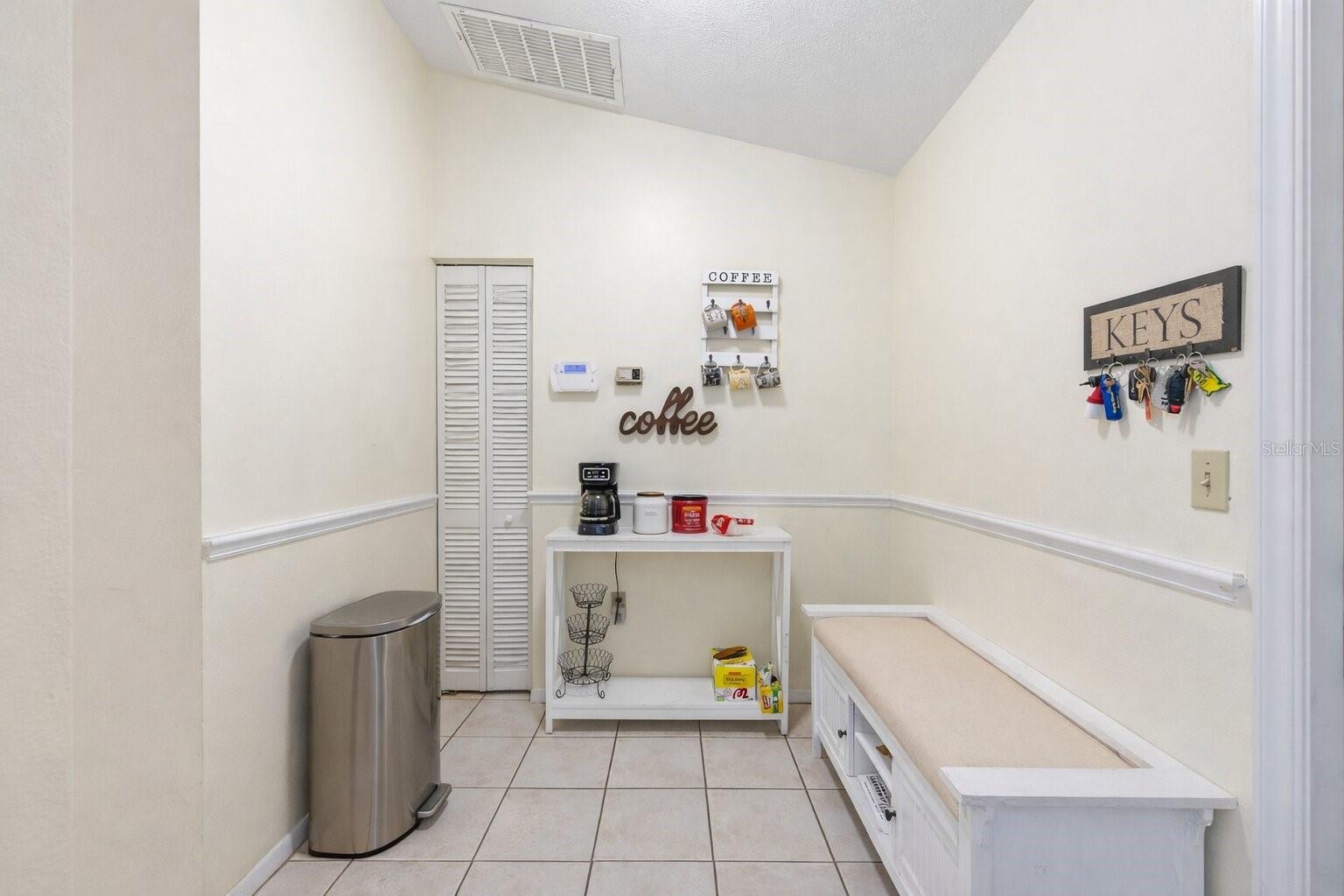 COUNTRY ESTATE - Residential