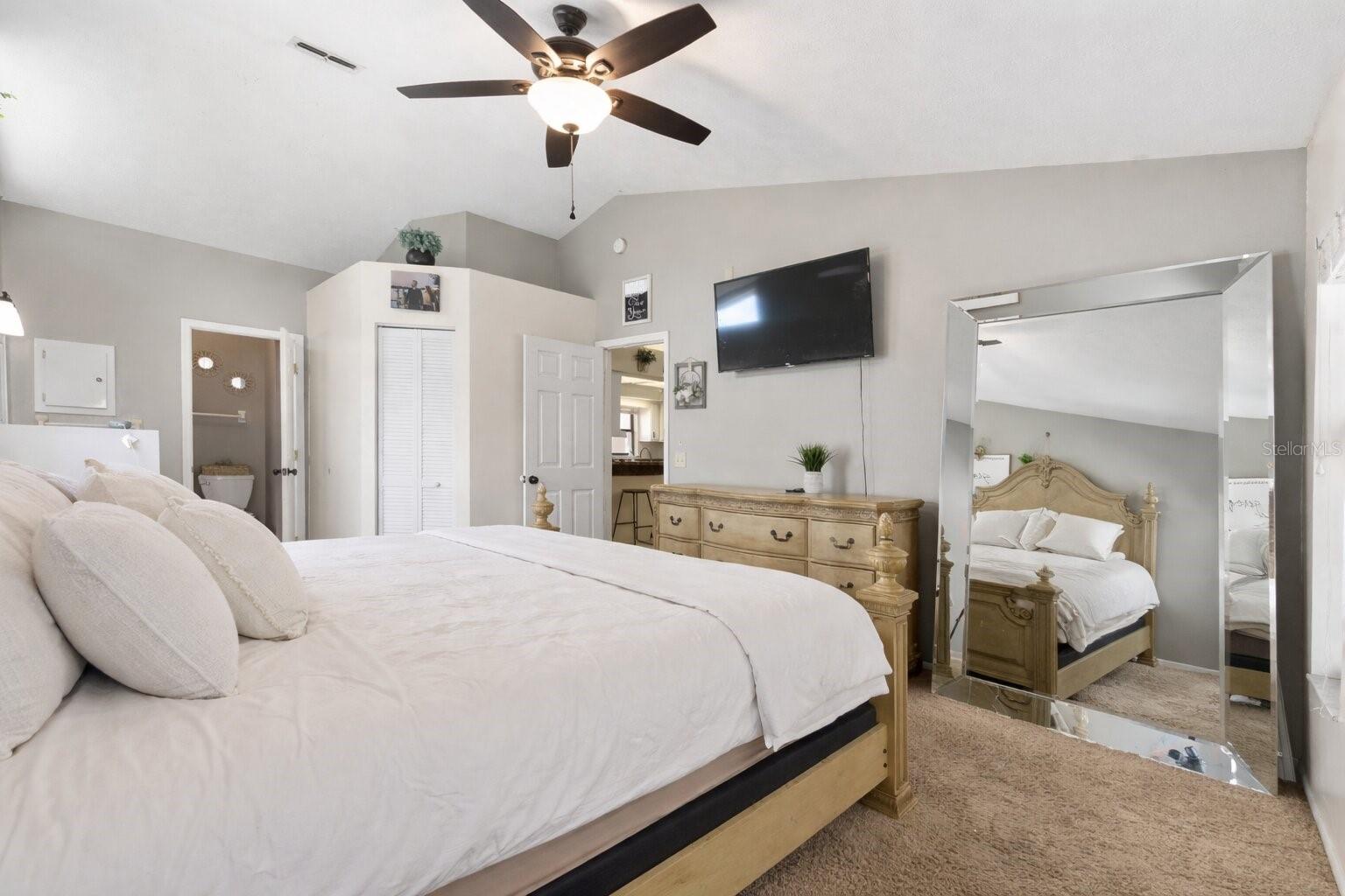 COUNTRY ESTATE - Residential