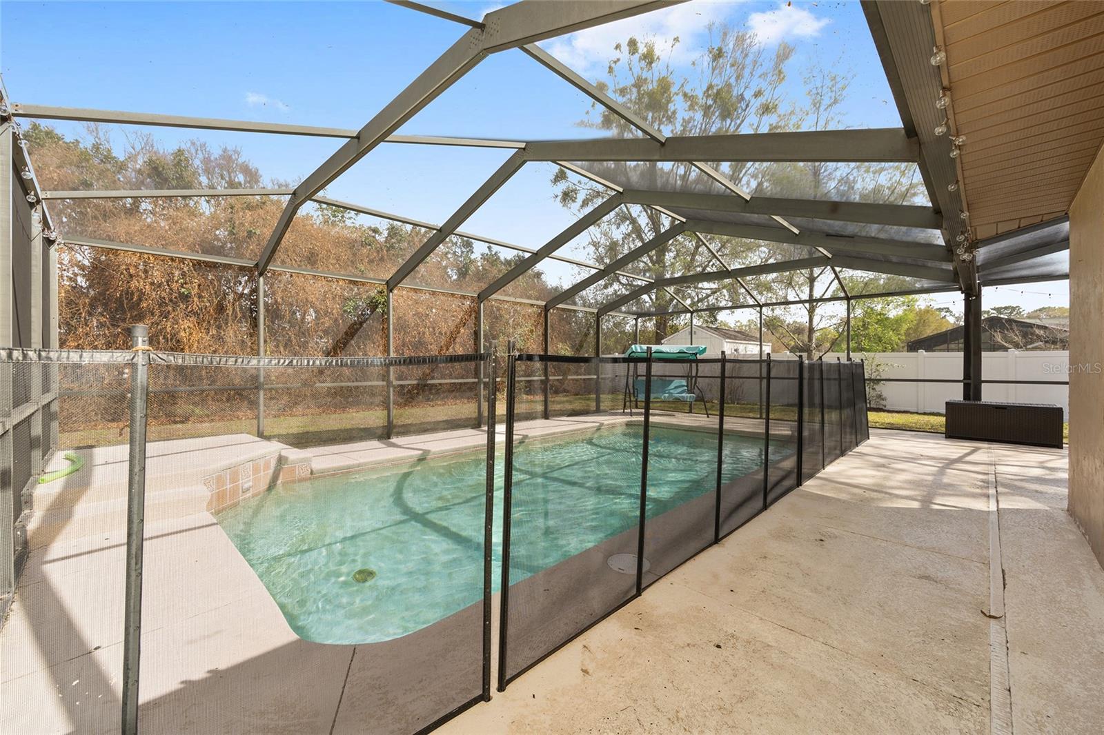 COUNTRY ESTATE - Residential