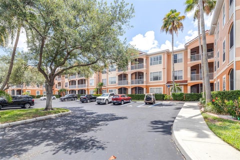 Photo of 5000 Culbreath Key Way #1-309, Tampa, FL 33611 (MLS # TB8547848)