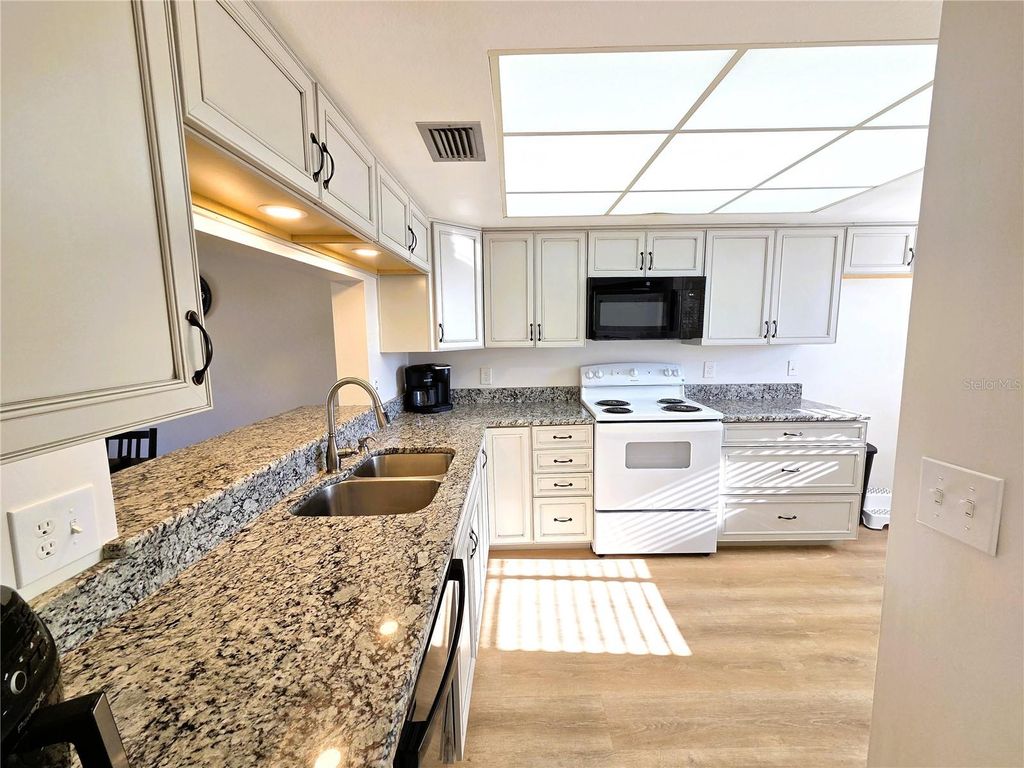 Photo of 401 150th Avenue #223, Madeira Beach, FL 33708 (MLS # A4680055)