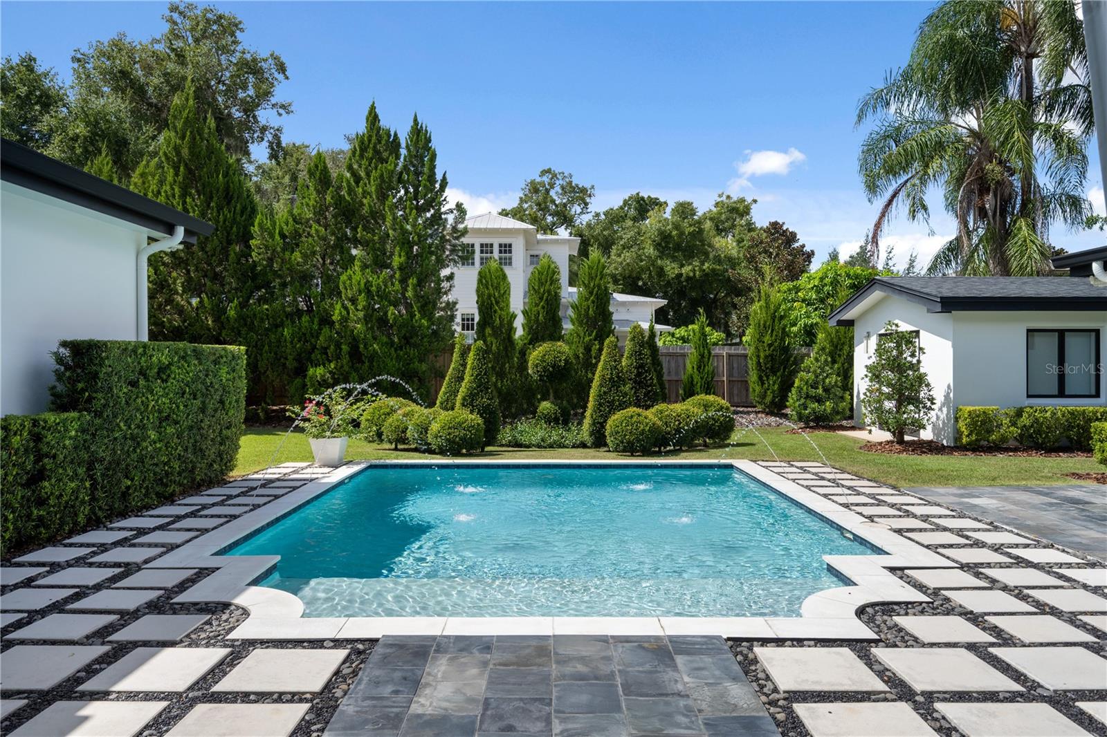 ELLNO WILLO - Residential