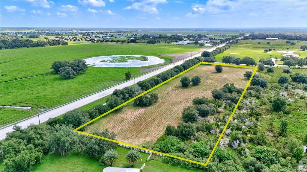 Photo of 16 Cassata Road, Sarasota, FL 34240 (MLS # A4706423)