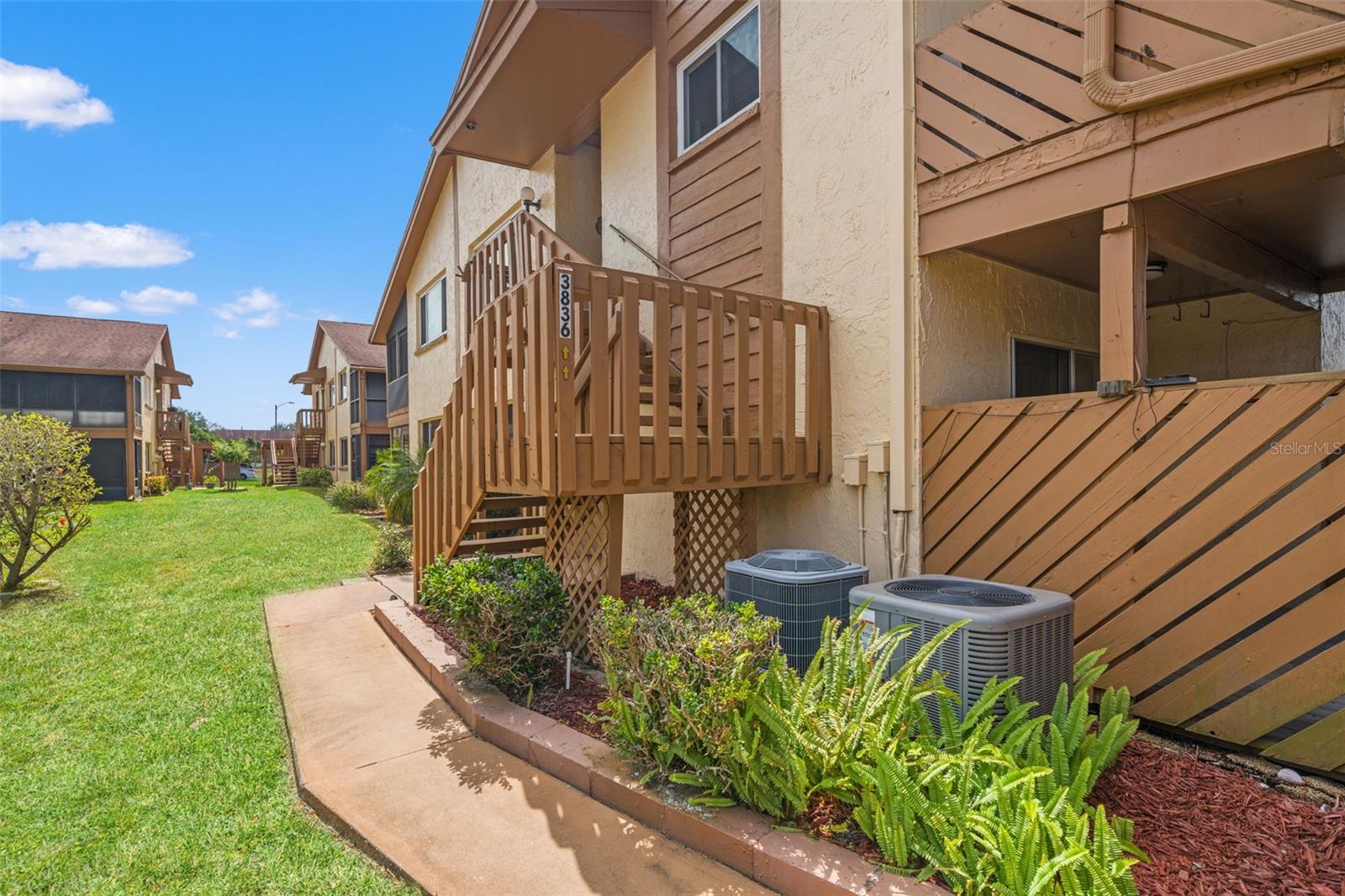 BEACON LAKES CONDO 05 - Residential