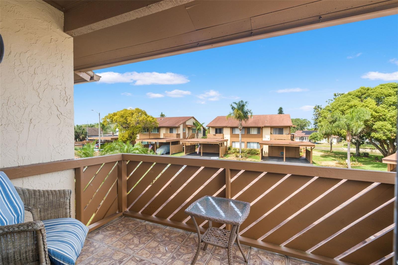 BEACON LAKES CONDO 05 - Residential