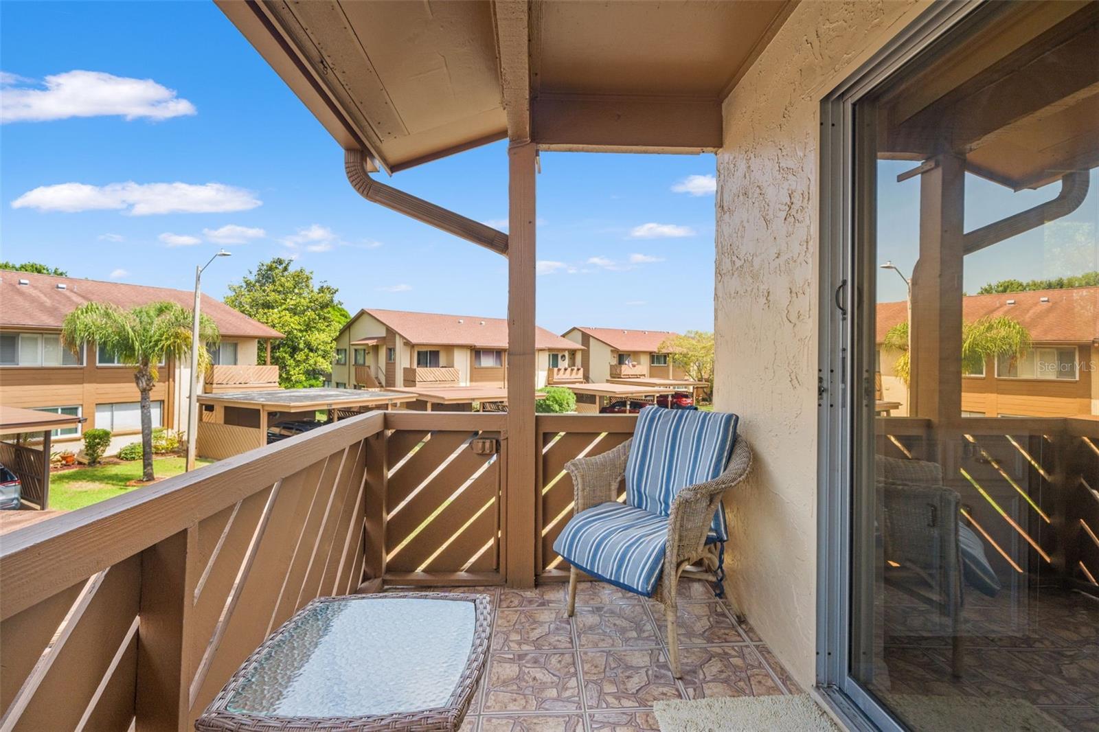 BEACON LAKES CONDO 05 - Residential