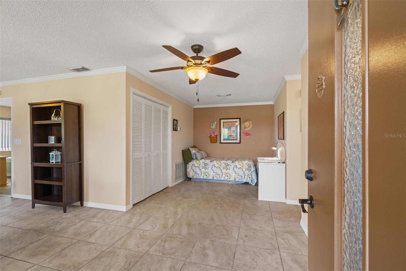 BEACON LAKES CONDO 05 - Residential