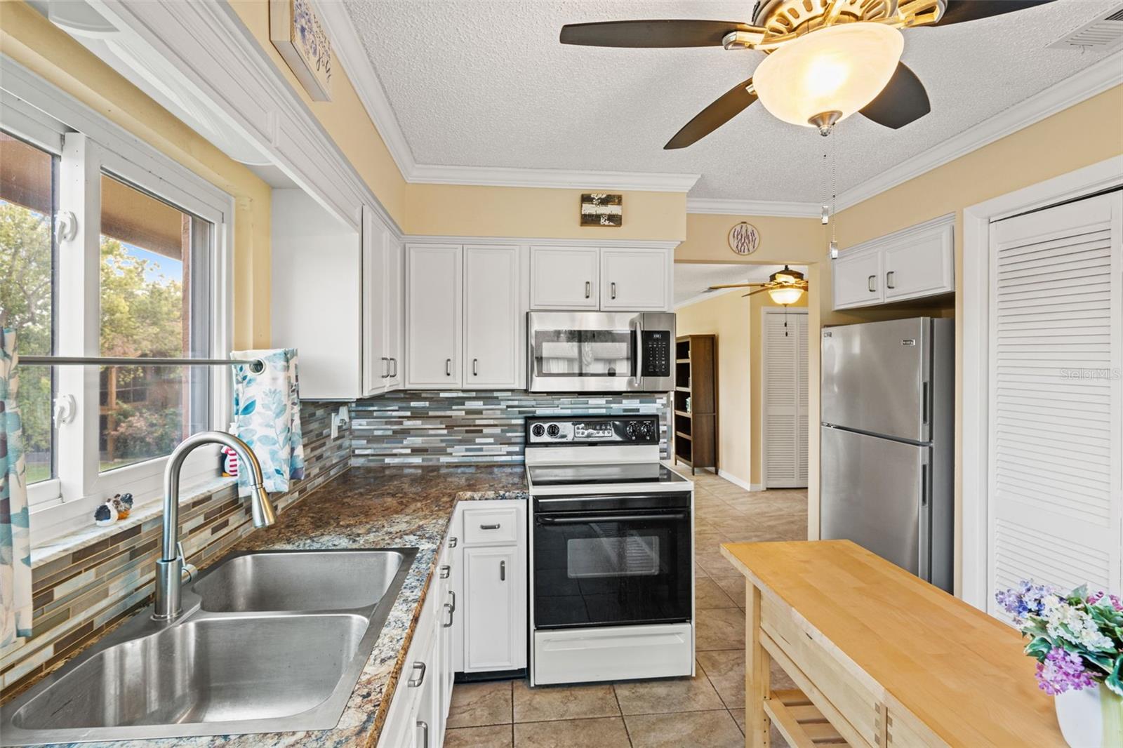 BEACON LAKES CONDO 05 - Residential