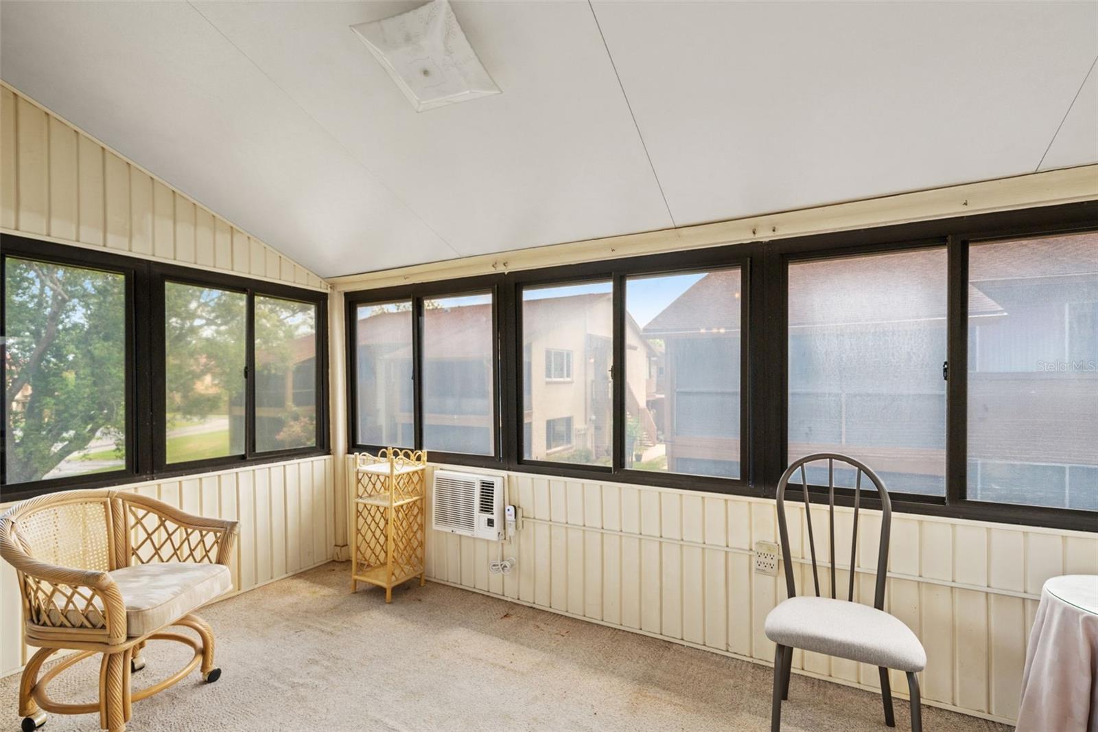 BEACON LAKES CONDO 05 - Residential