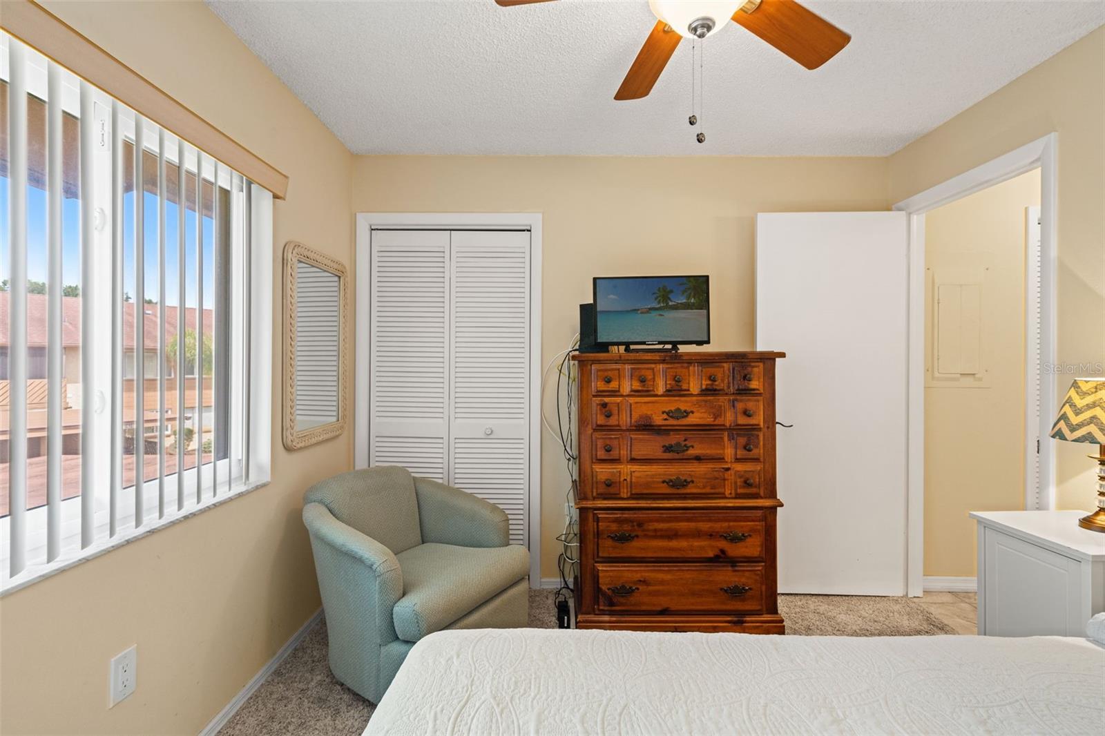 BEACON LAKES CONDO 05 - Residential
