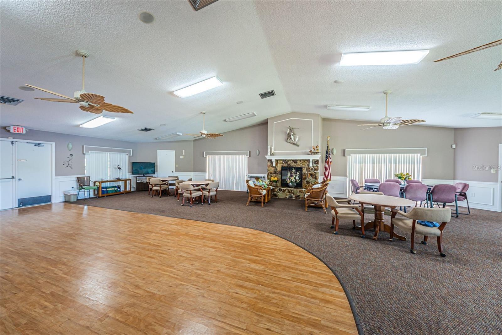 BEACON LAKES CONDO 05 - Residential