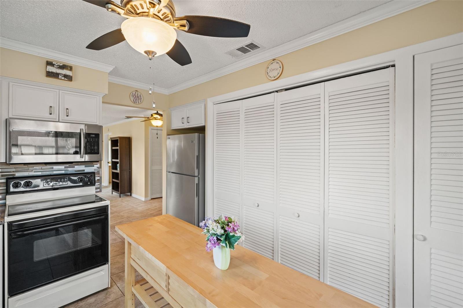 BEACON LAKES CONDO 05 - Residential