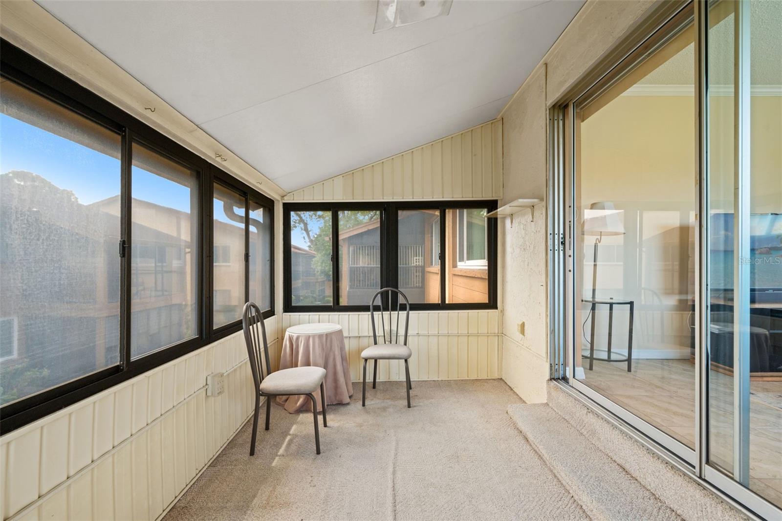 BEACON LAKES CONDO 05 - Residential