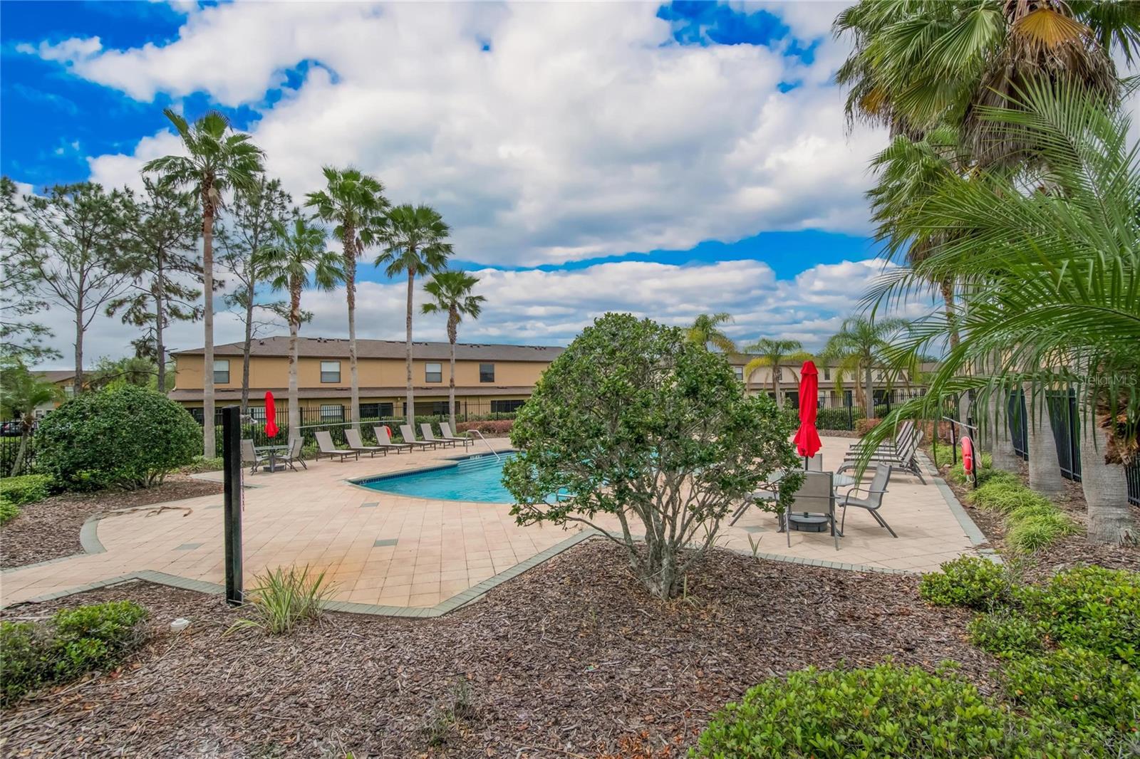 EDGEWATER AT LAKE BRANDON - Residential