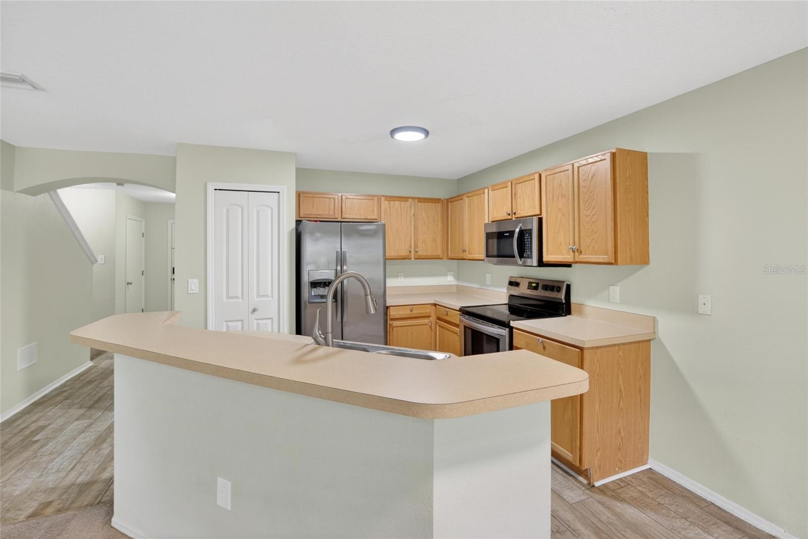 EDGEWATER AT LAKE BRANDON - Residential