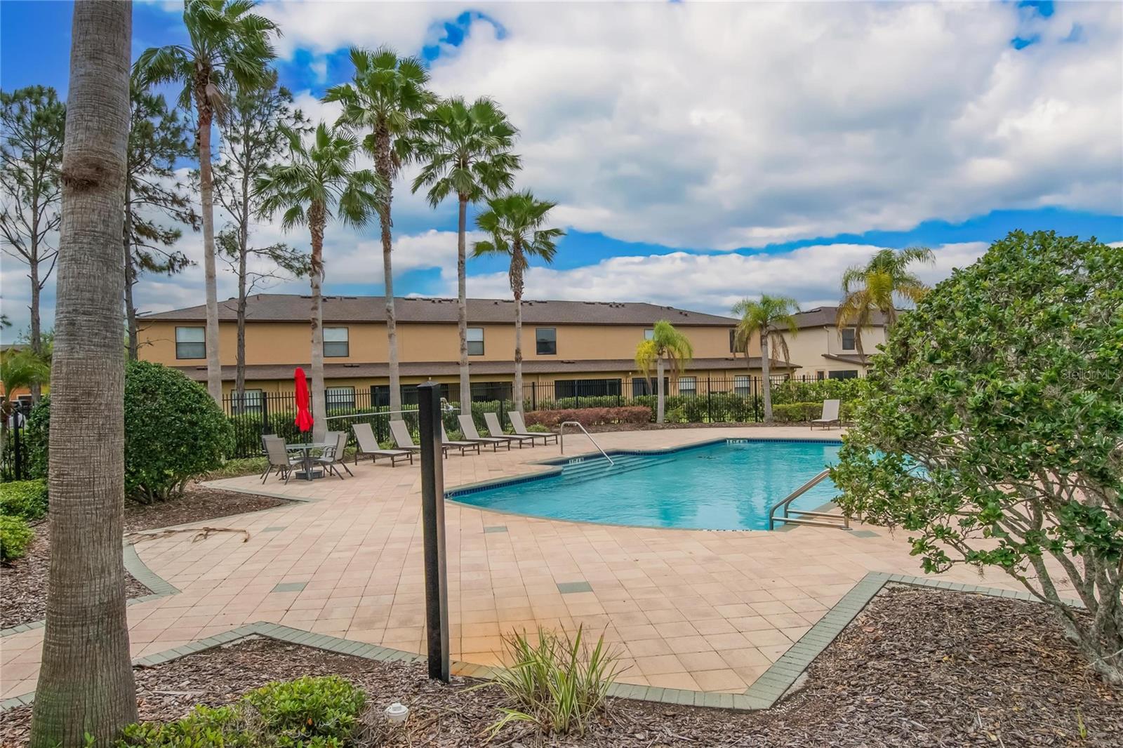 EDGEWATER AT LAKE BRANDON - Residential