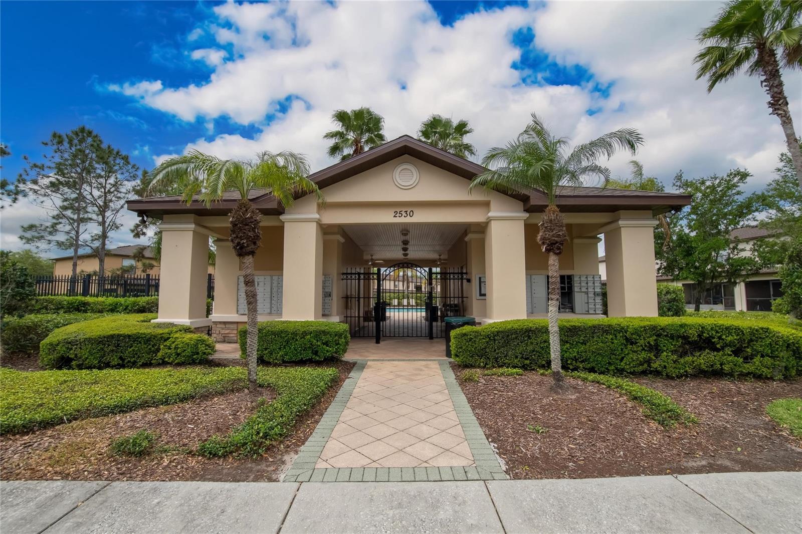 EDGEWATER AT LAKE BRANDON - Residential