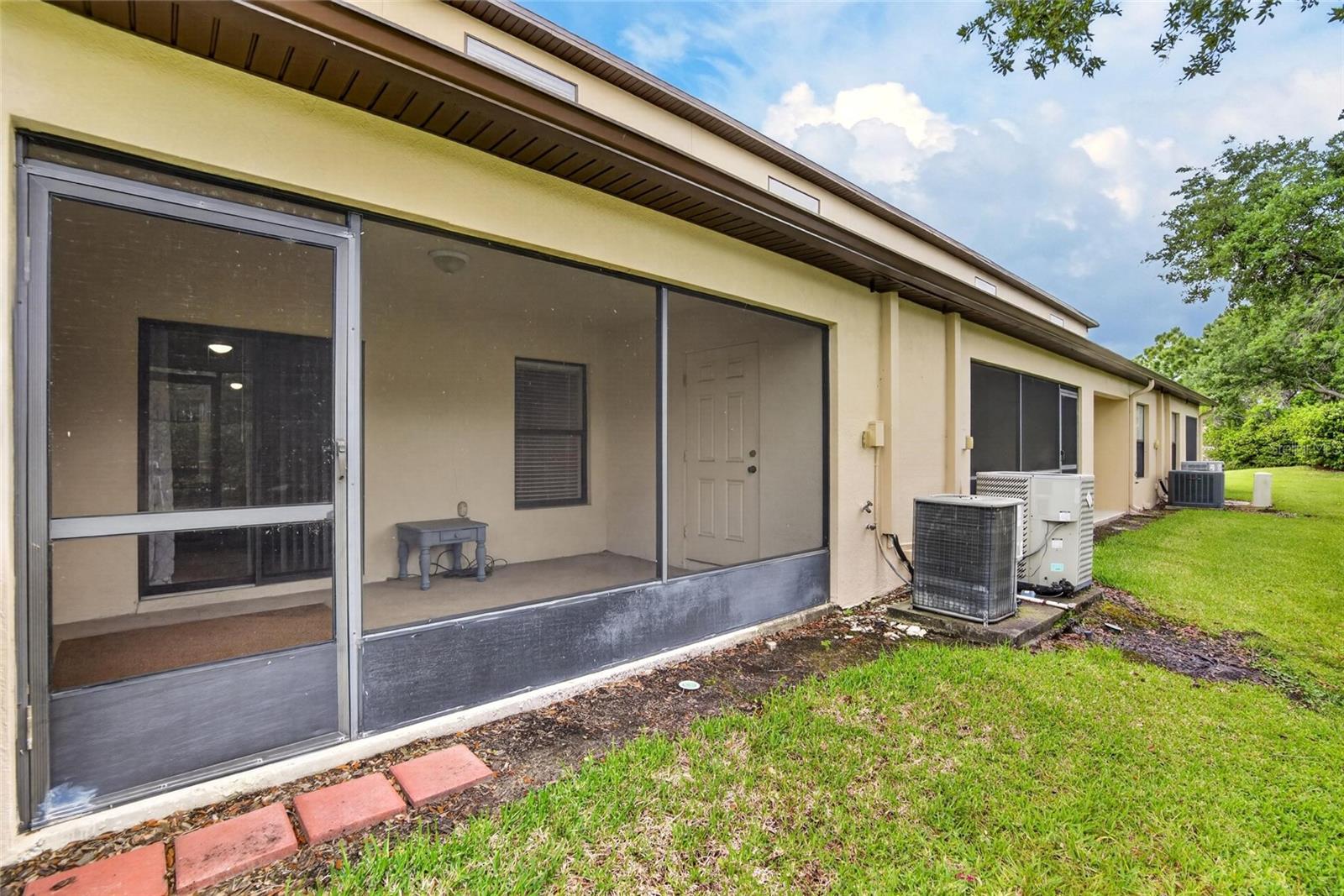 EDGEWATER AT LAKE BRANDON - Residential