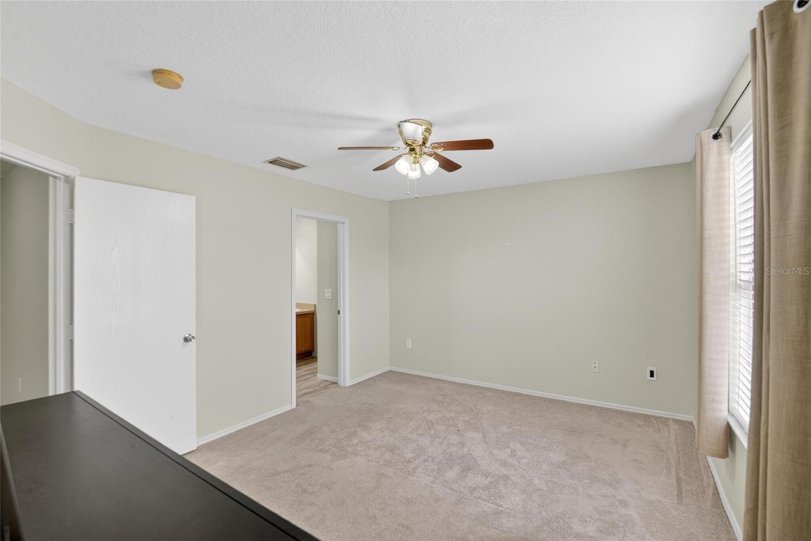 EDGEWATER AT LAKE BRANDON - Residential