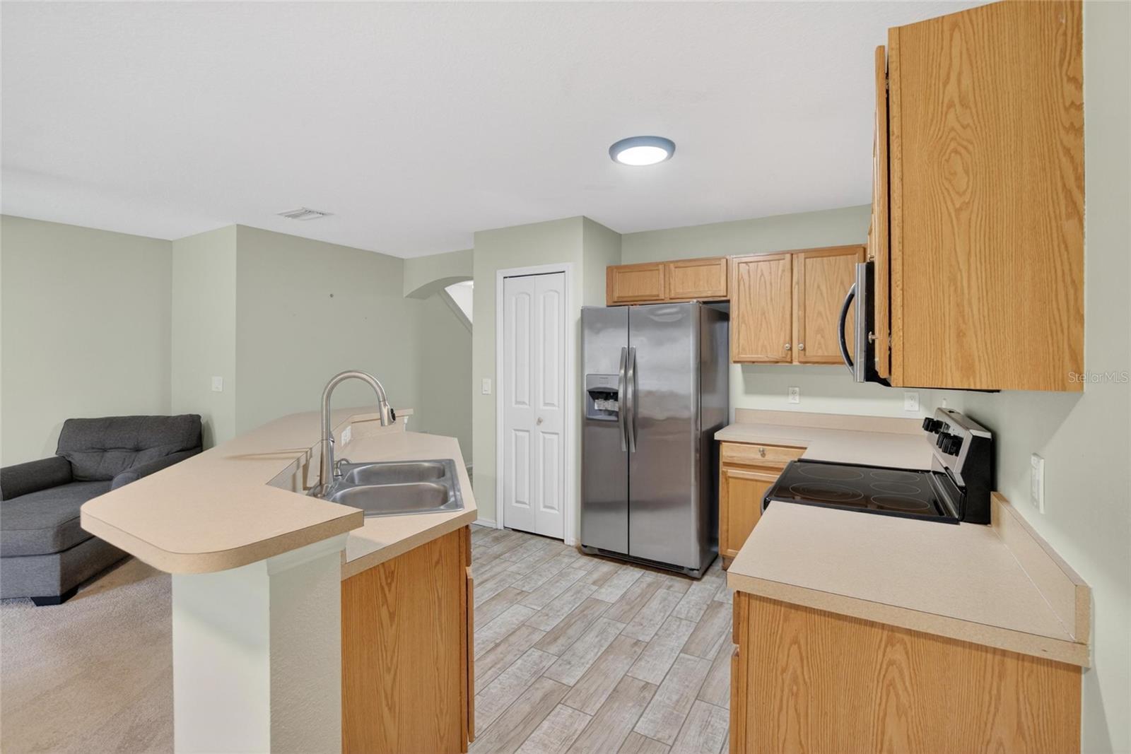 EDGEWATER AT LAKE BRANDON - Residential