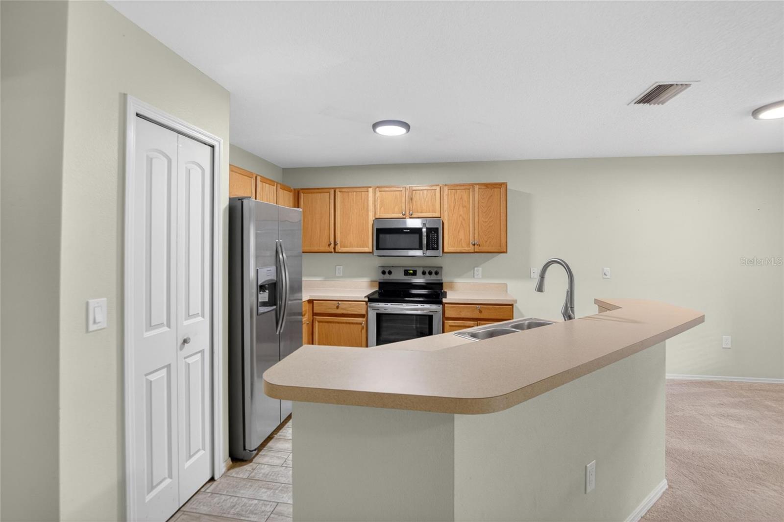 2605 OLEANDER LAKES DRIVE