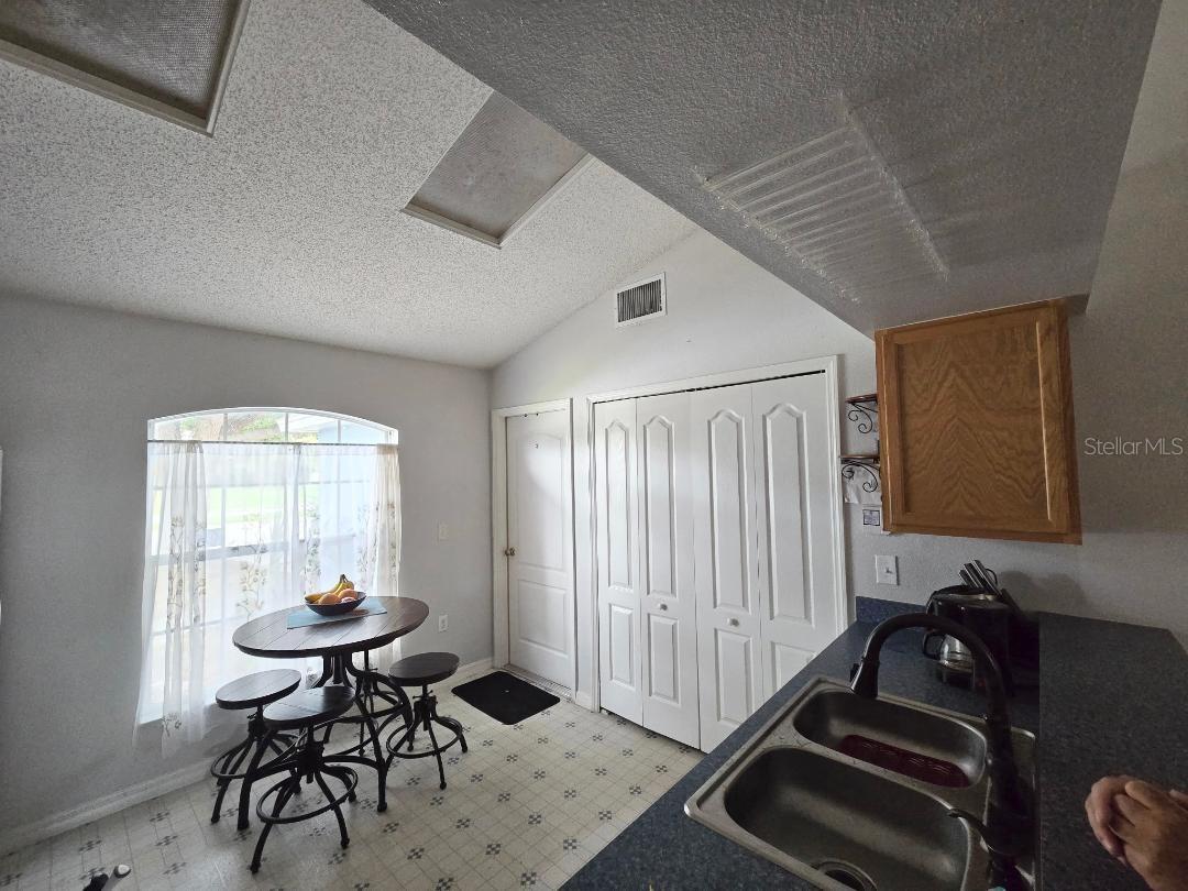 DELTONA LAKES UNIT 04 - Residential