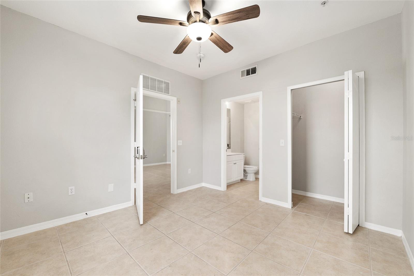 CHARLESTON PLACE - Residential