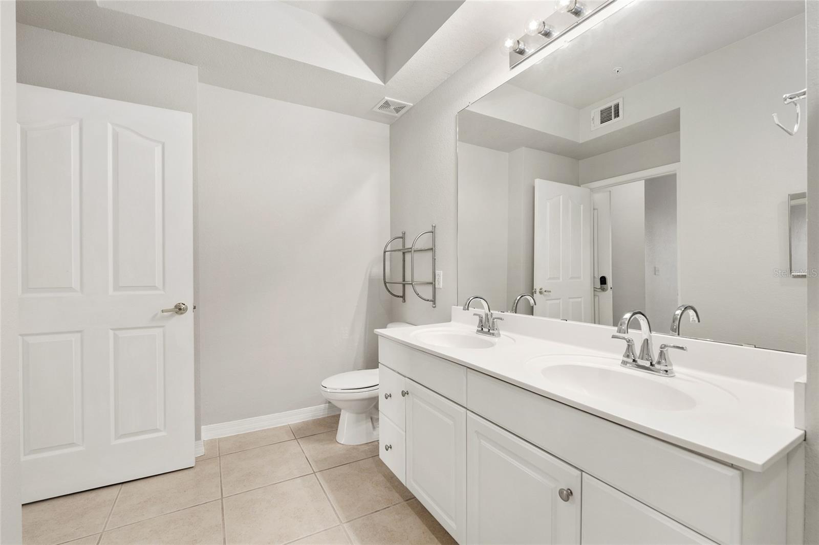 CHARLESTON PLACE - Residential