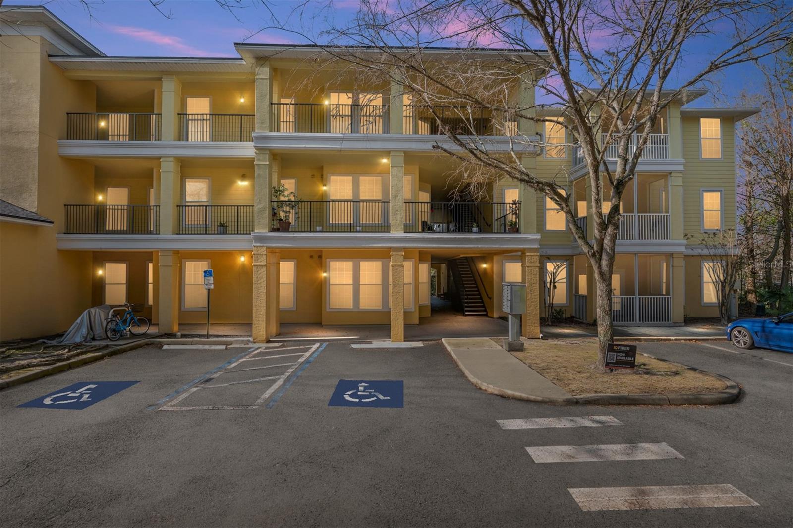 CHARLESTON PLACE - Residential