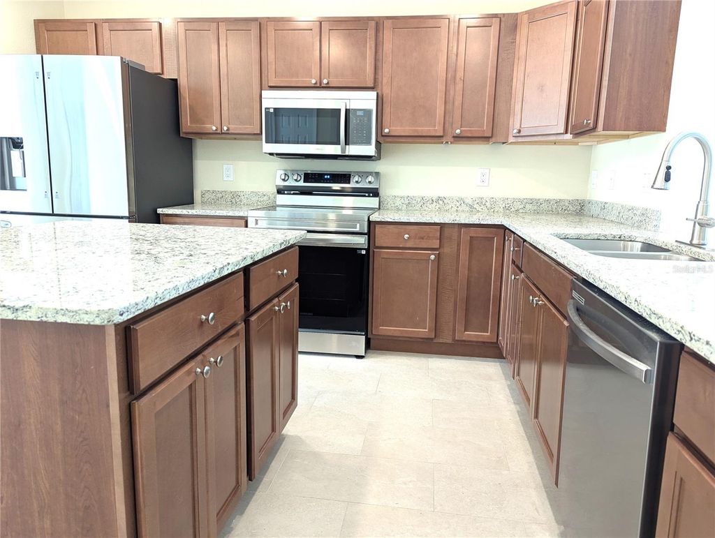 Photo of 6921 Central Avenue, Mulberry, FL 33860 (MLS # O6256570)