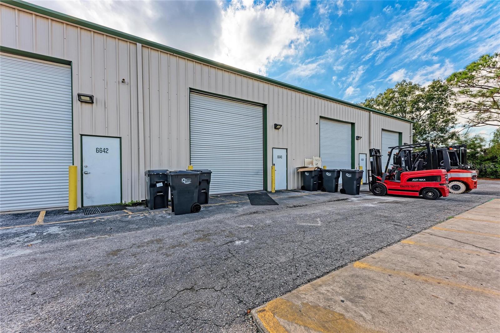 301 COMMERCE CENTER - Commercial Sale