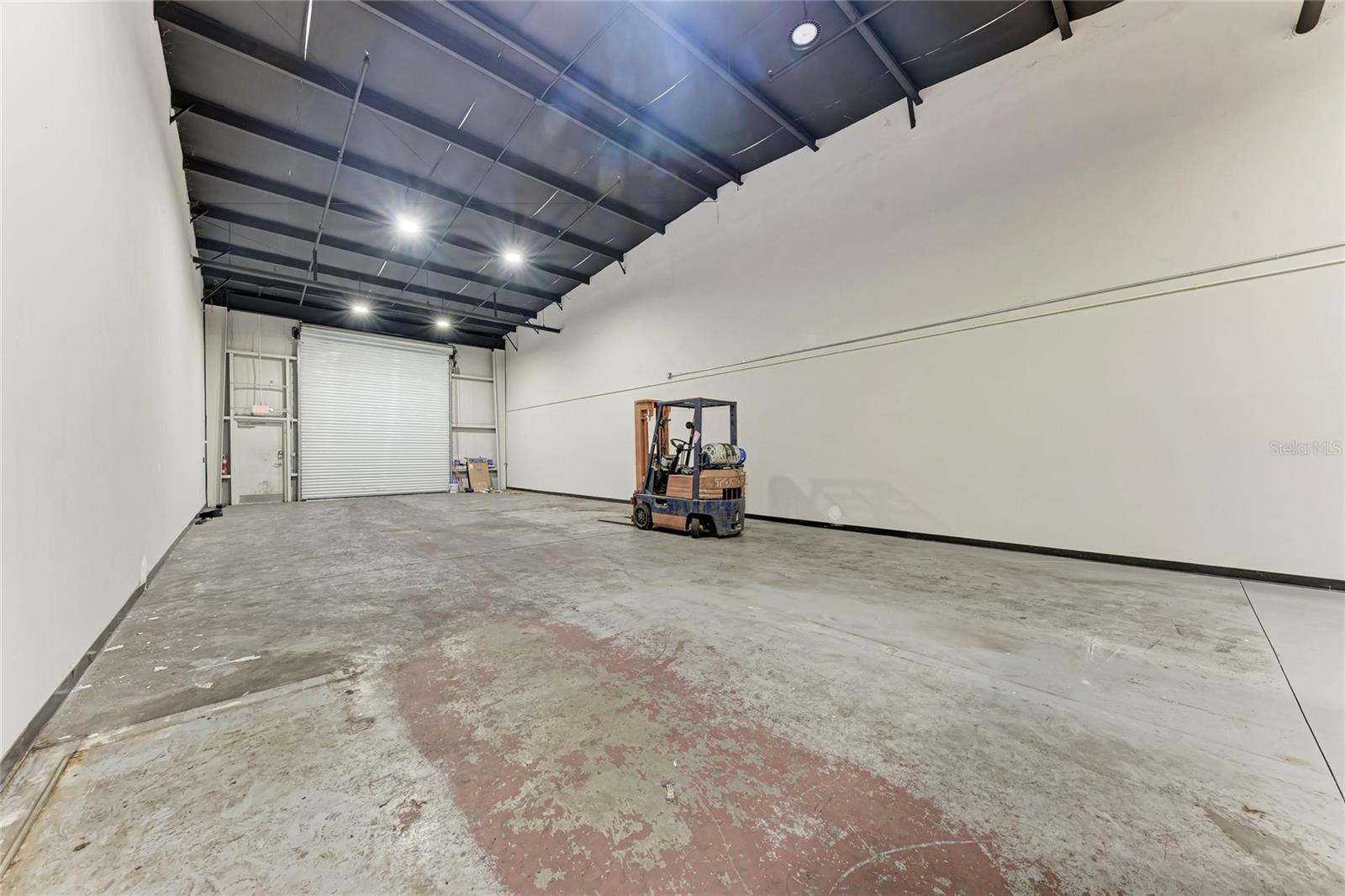 301 COMMERCE CENTER - Commercial Sale