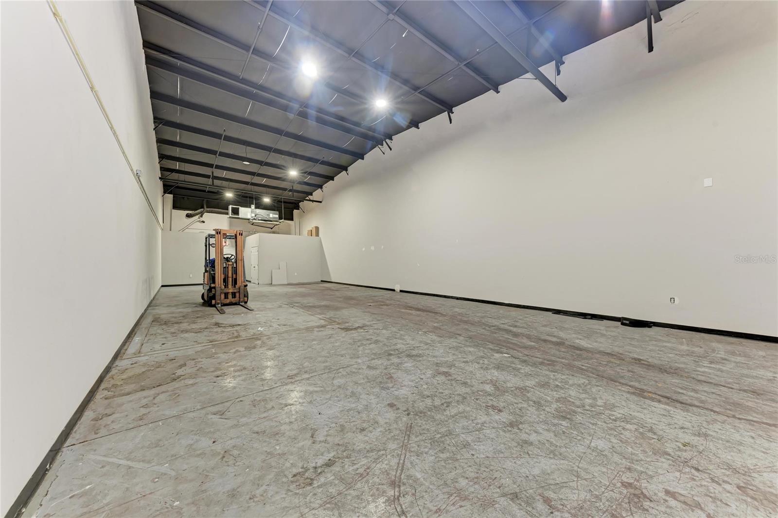 301 COMMERCE CENTER - Commercial Sale