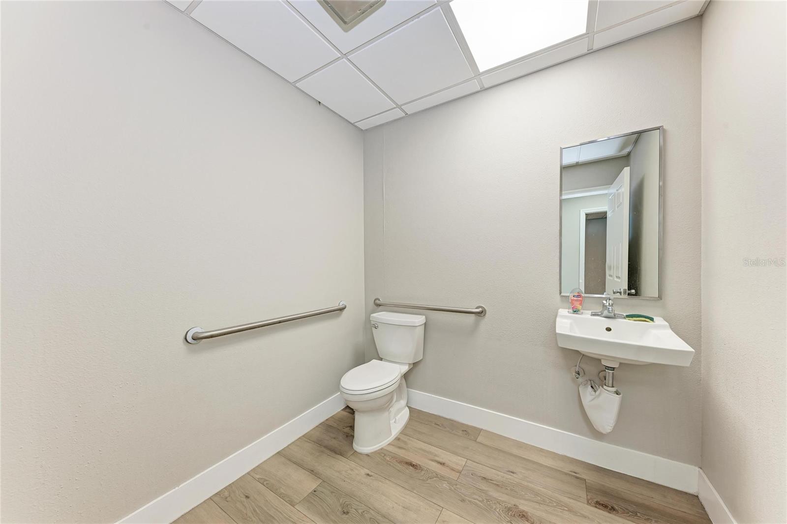 301 COMMERCE CENTER - Commercial Sale