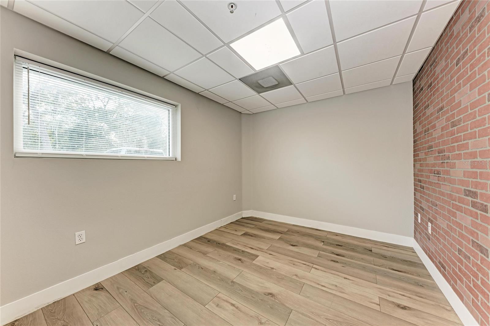 301 COMMERCE CENTER - Commercial Sale