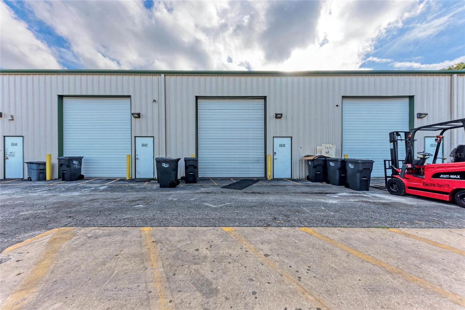 301 COMMERCE CENTER - Commercial Sale