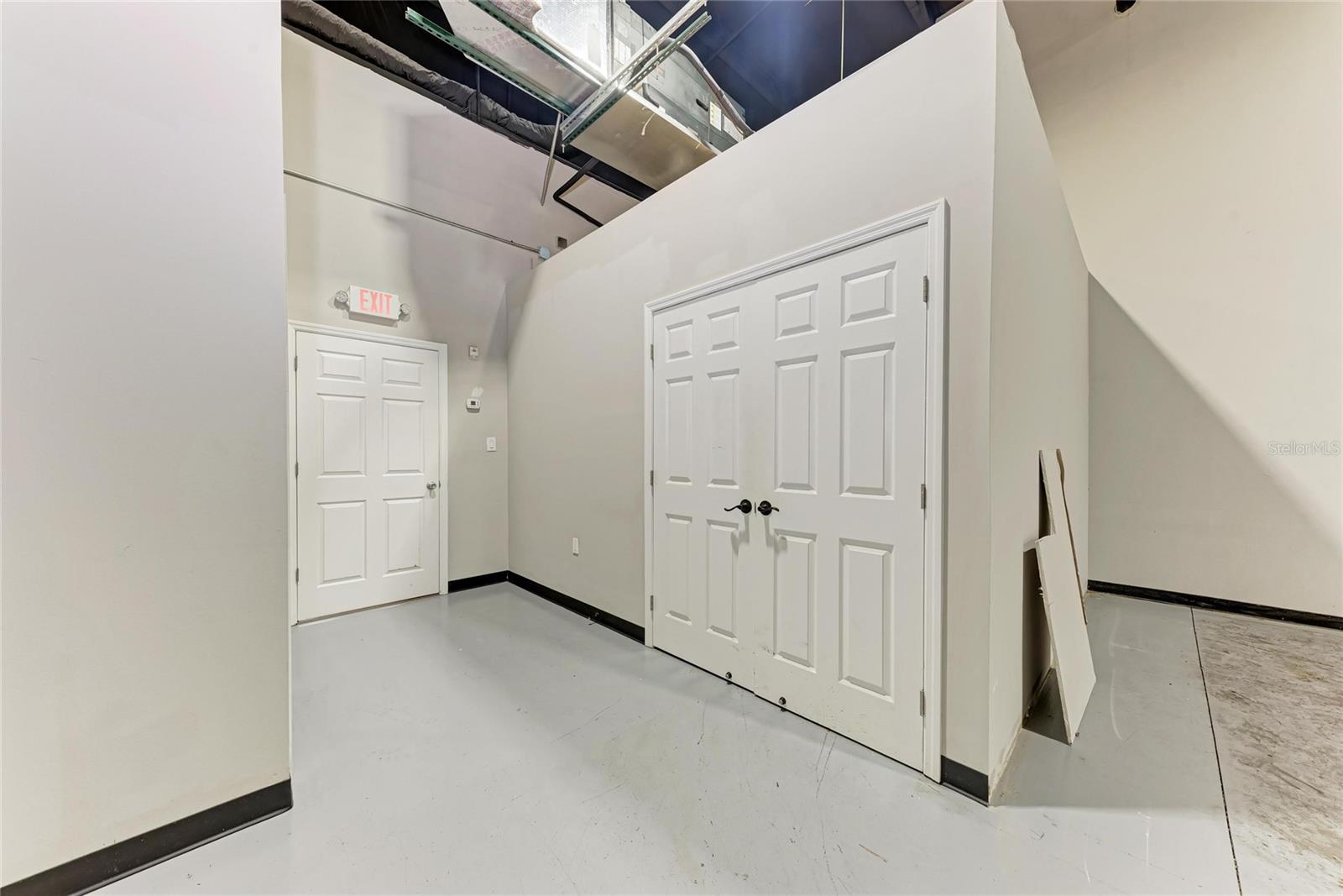 301 COMMERCE CENTER - Commercial Sale