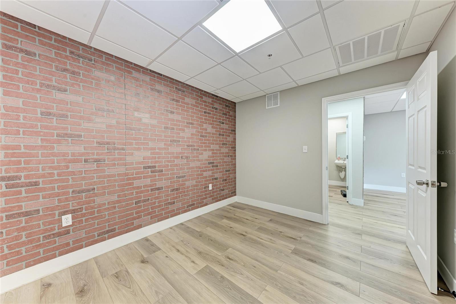 301 COMMERCE CENTER - Commercial Sale