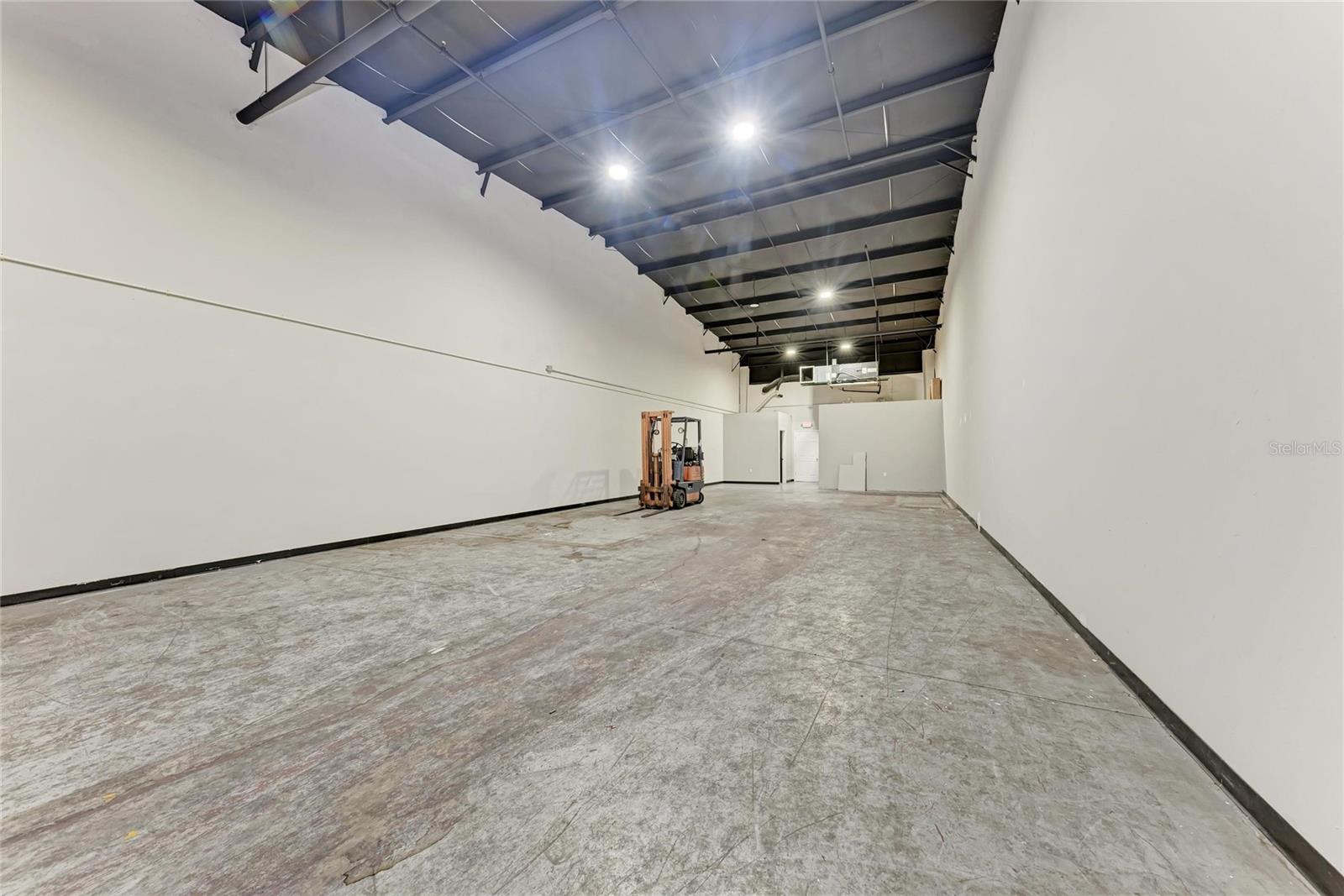 301 COMMERCE CENTER - Commercial Sale