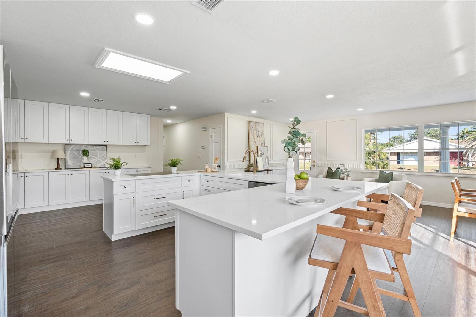 812 ARLINGTON BOULEVARD