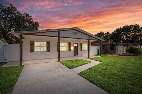 Photo of 6710 S Cortez Street, Tampa, FL 33616 (MLS # TB8472952)