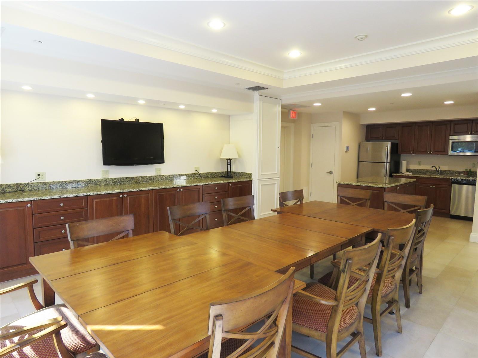 VALENCIA CONDO APTS - Residential