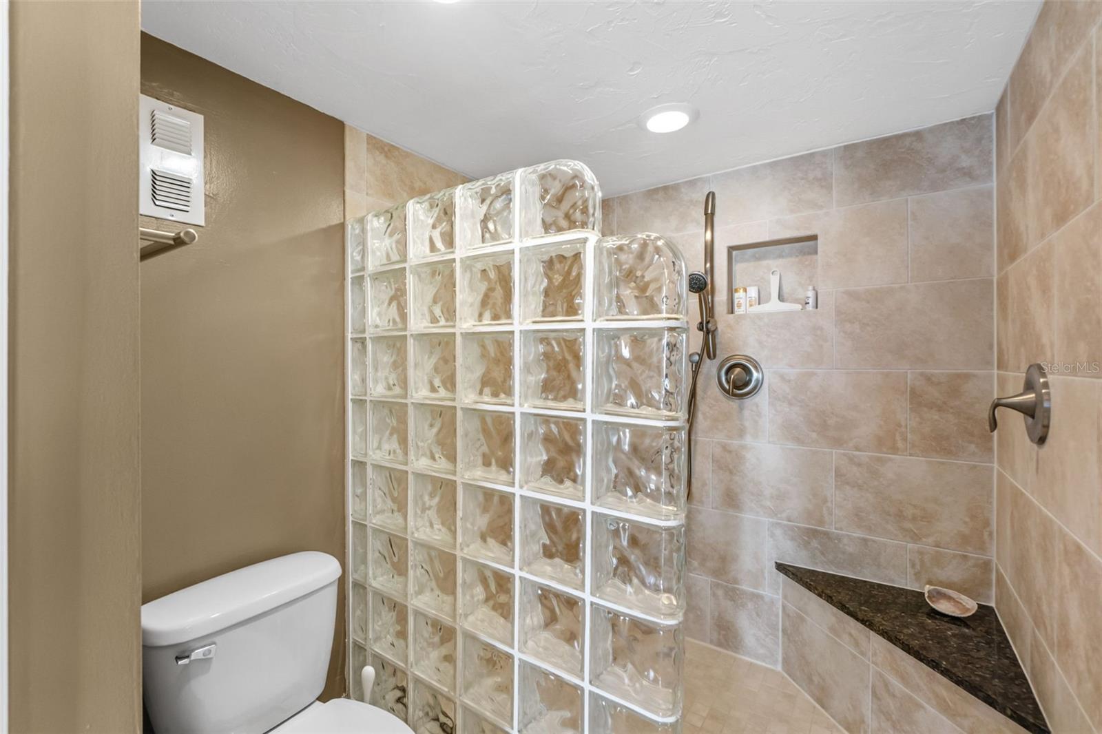 VALENCIA CONDO APTS - Residential