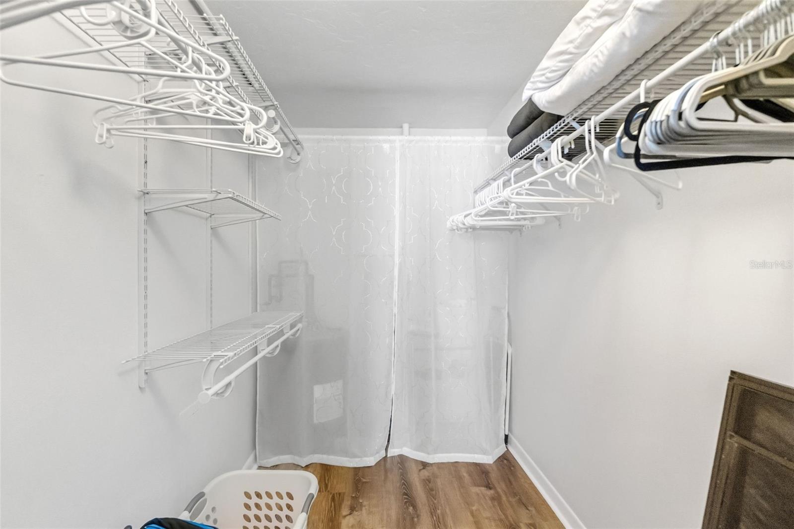 VALENCIA CONDO APTS - Residential